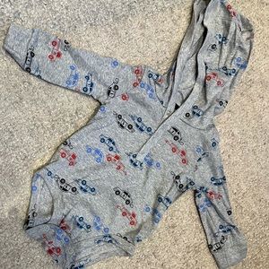 Carter’s hooded long sleeve onesie